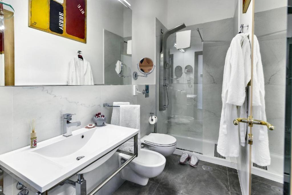 Boutique Hotel Piazza Carita Neapel Exteriör bild