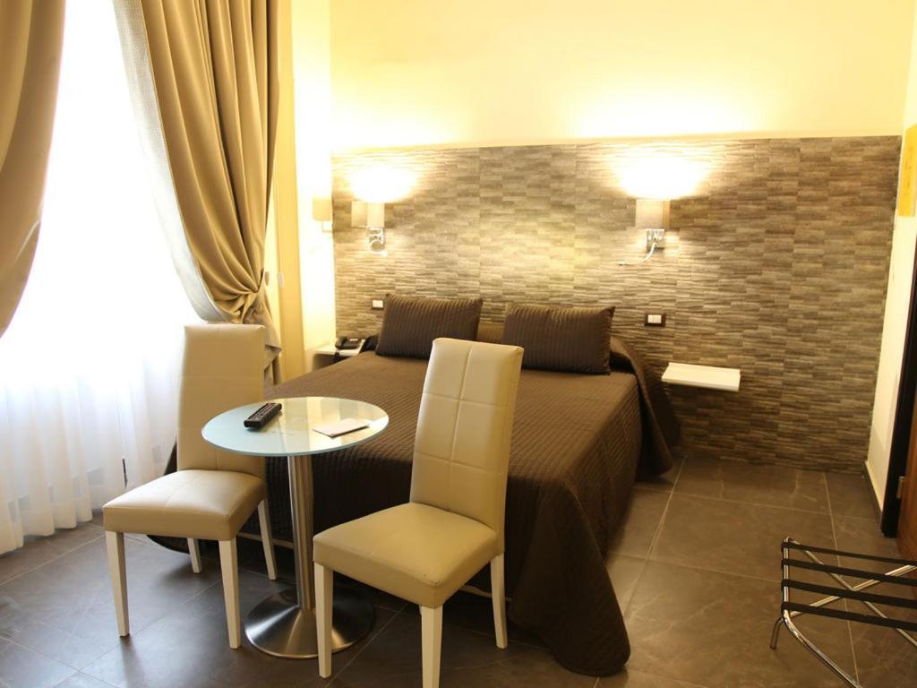 Boutique Hotel Piazza Carita Neapel Exteriör bild